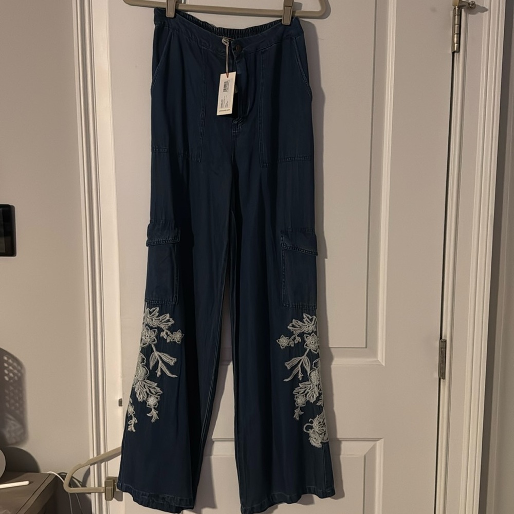 Johnny Was Alicent Denim Cargo Pant Size Small NWT